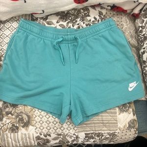 Women’s Nike leisure shorts